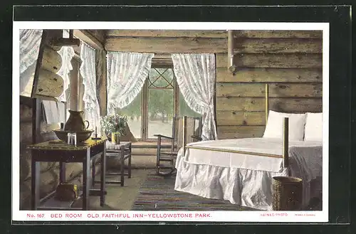 AK Yellowstone Park, WY, Hotel-Restaurant Old Faithful Inn, Bed Room