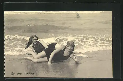 AK Onze Baadsters, Damen im Badeanzug am Strand