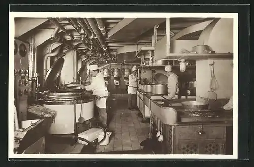 AK Passagierschiff M.S. Monte Sarmiento, In der Küche
