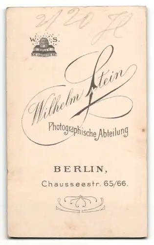 Fotografie Wilhelm Stein, Berlin, Portrait stattlicher korpulenter Herr mit Schnurrbart