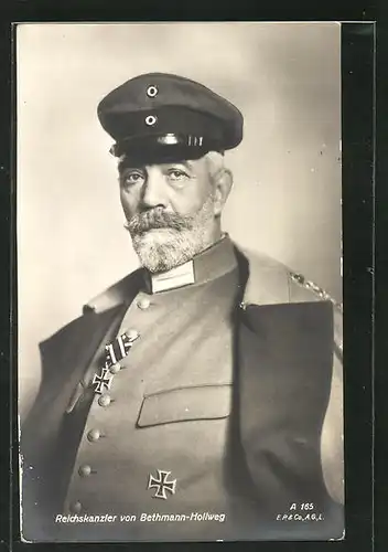 AK Reichskanzler von Bethmann Hollweg als betagter Mann in Uniform