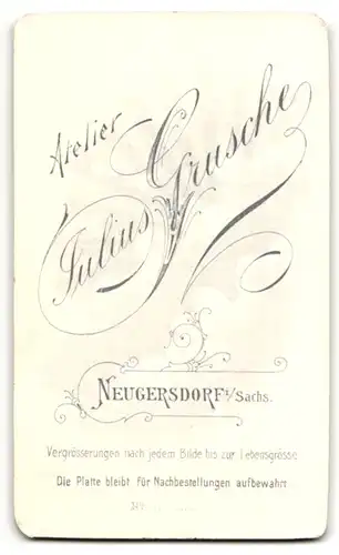 Fotografie Julius Grusche, Neugersdorf, Portrait Konfirmandin mit Gebetsbuch