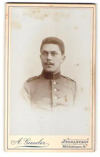 Fotografie A. Gieseler, Ingolstadt, Soldat mit Moustache Bart