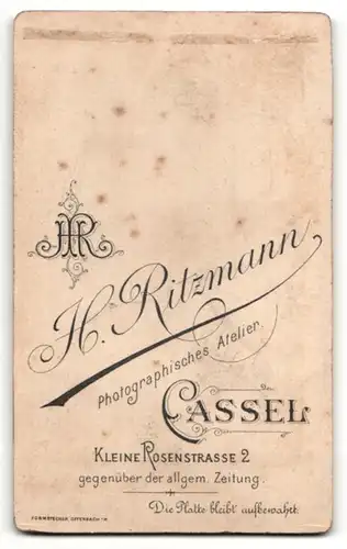 Fotografie Atelier Ritzmann, Cassel, Portrait Herr mit Vollbart