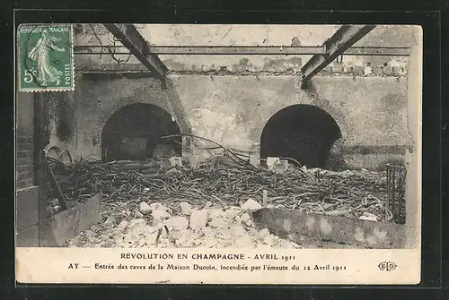 AK Ay, Révolution en Champagne Avril 1911, Entrée des caves de la Maison Ducoin