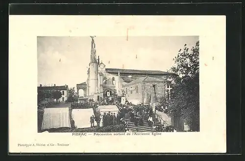 AK Pibrac, Procession sortant de l`Ancienne Eglise