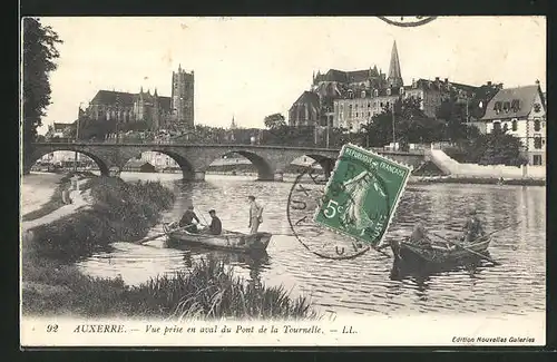 AK Auxerre, Vue prise en aval du Pont de la Tournelle