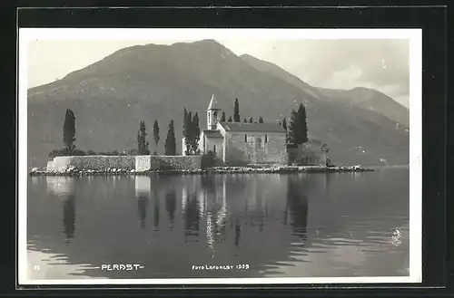 AK Perast, Teilansicht mit Bergen