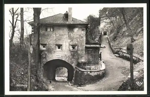 AK Salzburg, Sperrbogen und Aufgang zur Festung