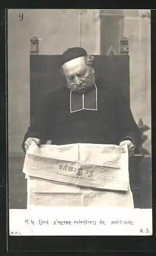 AK Schlafender Geistlicher mit Zeitung Le Temps