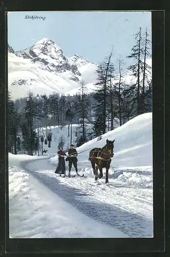 AK Skikjöring, Paar auf Ski lässt sich vom Pferd durch den Schnee ziehen