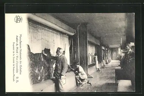 AK Paris, Manufacture Nationale des Gobelins, Atelier du Nord, Vue d`ensemble, Arbeiter in der Teppichmanufaktur
