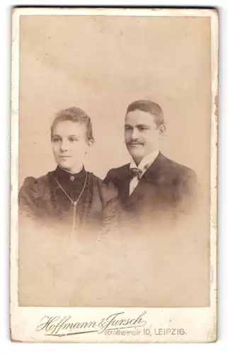 Fotografie Hoffmann & Jursch, Leipzig, Portrait junge bürgerliche Eheleute