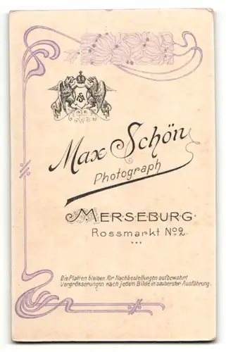Fotografie Max Schön, Merseburg, Portrait junge Frau mit zusammengebundenem Haar