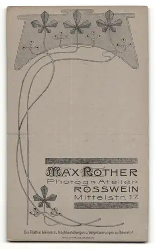 Fotografie Max Rother, Rosswein, Portrait Herr in zeitgenöss. Garderobe