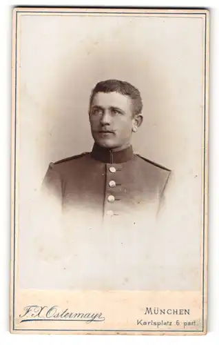 Fotografie F. X. Ostermayr, München, Portrait Soldat in Uniform