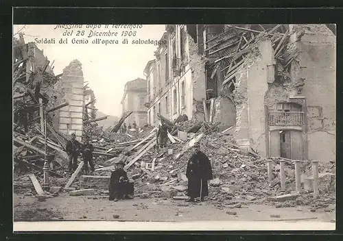 AK Messina, Terremoto del 28 dicembre 1908, Soldati del Genio all`opera di salvataggio, Zerstörungen nach dem Erdbeben