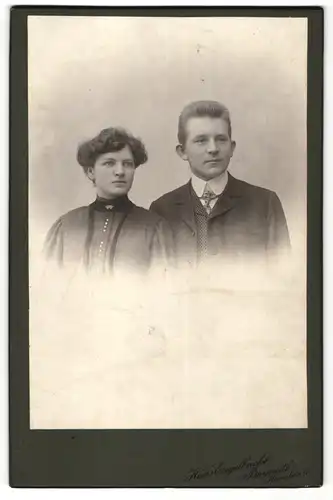 Fotografie Hans Engelbrecht, Bayreuth, Portrait junger Herr und Dame