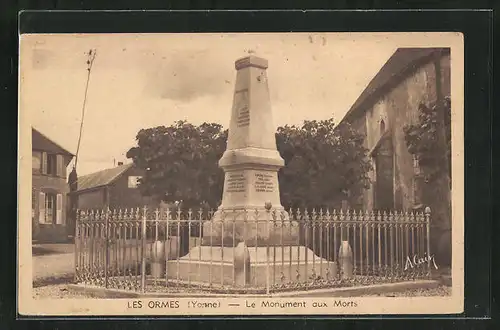 AK Les Ormes, Le Monument aux Morts