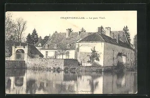 AK Champignelles, Le Parc Vieil, Wasserspiegelungen