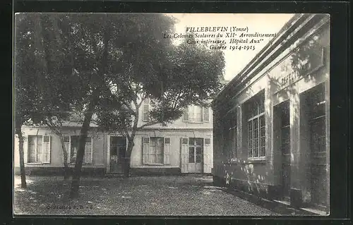 AK Villeblevin, Colonie Scolaire du XII. Arrondissement, Cour interieure, Hopital Aux.