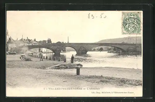 AK Villeneuve-sur-Yonne, L'Abreuvoir