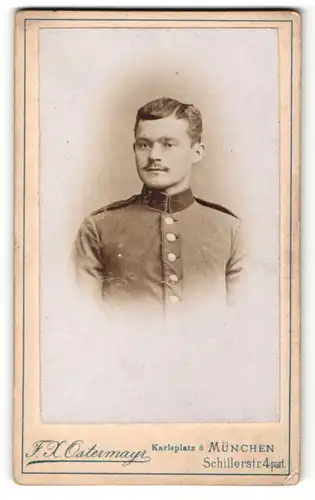 Fotografie F. X. Ostermayer, München, Portrait junger Soldat in Uniform