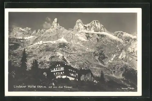 AK Lindauer Hütte, Ansicht der Berghütte mit den Drei Türme