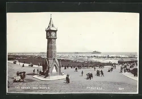 AK Skegness, Sands and Tower, Blick auf das Meer