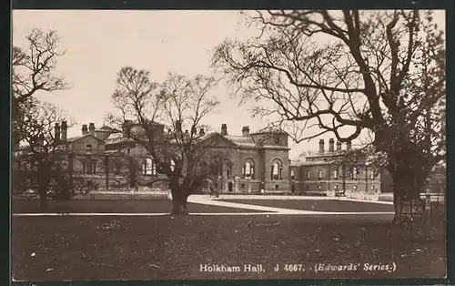 AK Holkham, Hall, Blick von Gartenanlage auf Zufahrten und Fassade