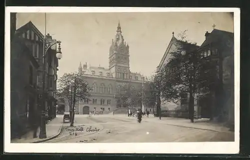 AK Chester, Town Hall, Strassenpartie am Rathaus