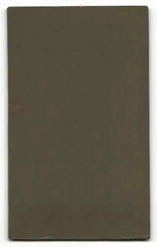 Fotografie C. Hirsmüller, Emmendingen, Portrait Säugling auf Sitzmöbel