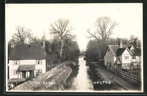 AK Halton, The Canal