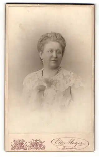 Fotografie Otto Meyer, Dresden, Portrait betagte bürgerliche Dame