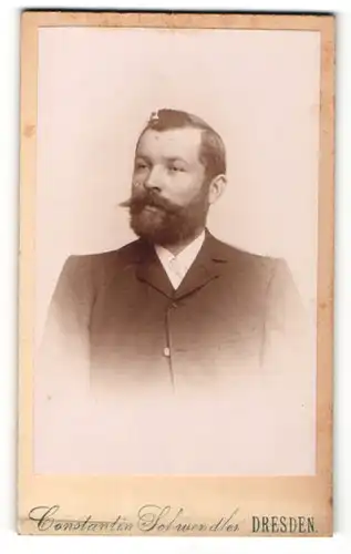 Fotografie Constantin Schwendler, Dresden, Portrait Herr mit Vollbart