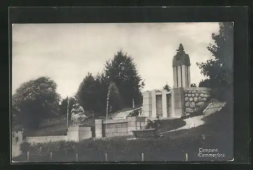 AK Tampere, Parkansicht mit Denkmal und Springbrunnen