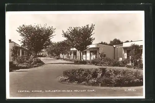 AK Gorleston-on-Sea, Central Avenue at Holiday Camp