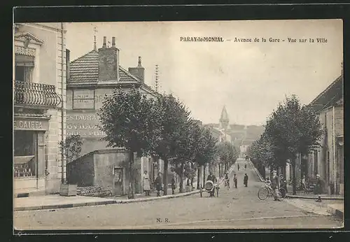 AK Paray-le-Monial, Avenue de la Gare, vue sur la Ville