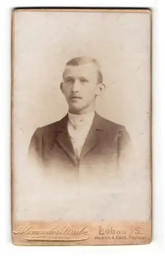 Fotografie Alexander Strube, Löbau i/S., Mann im Jacket mit hellem Binder