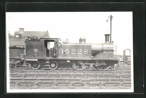Foto-AK Englische Eisenbahn, Lokomotive No. 15228