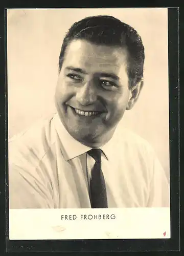 AK Musiker Fred Frohberg mit lächelndem Gesicht