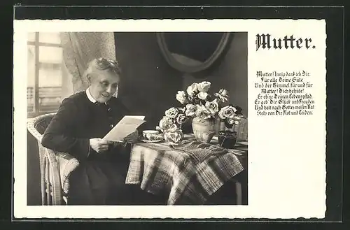 AK Älte Dame liest am Tisch einen Brief, Muttertag