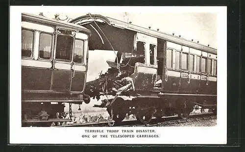 AK Quintinshill, Eisenbahnkatastrophe, Terrible troop train disaster, one of the telescoped carriages