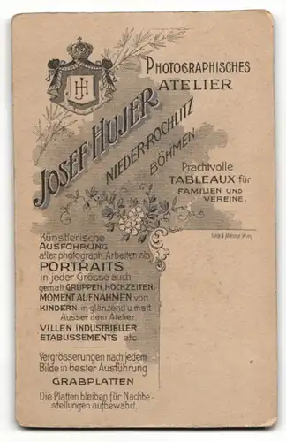 Fotografie J. Hujer, Rochlitz, Portrait Herr Oberlippebart in Anzug