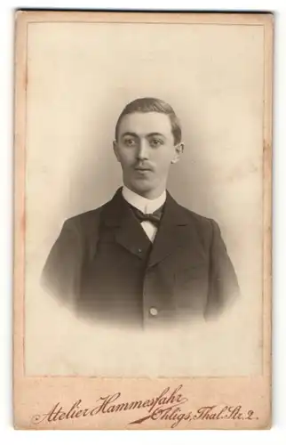 Fotografie Atelier Hammesfahr, Ohligs, Portrait junger Herr in Anzug