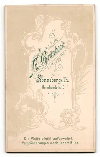 Fotografie Alb. Grünbeck, Sonneberg, Portrait junger Herr im Anzug mit Krawatte