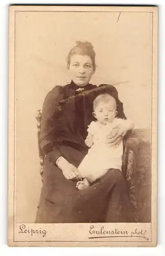 Fotografie Atelier Eulenstein, Leipzig, Portrait Mutter mit Kleinkind