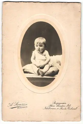Fotografie A. Sereni, Perpignan, Portrait Säugling in Leibchen
