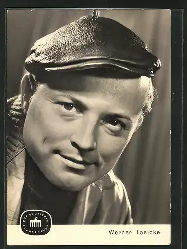 AK Schauspieler Werner Toelcke mit Mütze