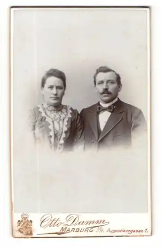 Fotografie Otto Damm, Marburg i. H., Portrait bürgerliches Paar